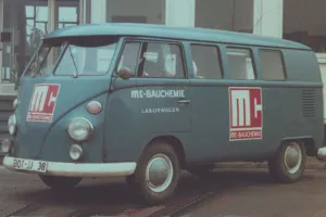View of a lab trolley in front of the HQ in the 1960s
