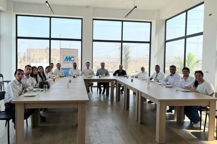 The Team of the newly founded MC-Bauchemie Peru.
