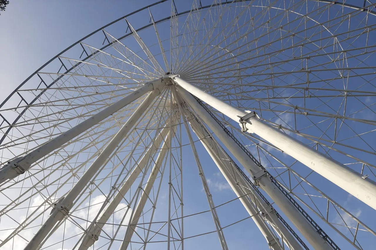 View of the Fort Fun steel Ferris wheel 
